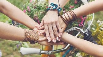 5 Ide Seru Merayakan Hari Persahabatan Internasional Bersama Kawan Terdekat
