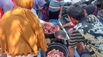 Berkunjung ke Pasar Jual Beli Daging Kurban di Jalan Samahudi Gresik