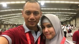 Unggah Foto Lempar Jamrah, Annisa Pohan Bikin Iri Banyak Orang