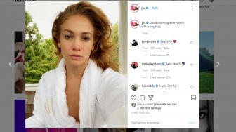 JLo Unggah Foto Selfie Awet Muda di Usia 51 Tahun, Apa Rahasianya?