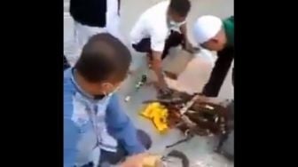 Viral Video Orang Rusak Keris, Publik: Kenapa Bawa-bawa Takbir?