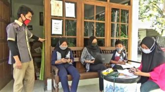Imbas Hujan Abu Anak Krakatau, Sekolah di Kota Serang Banten Besok Diliburkan