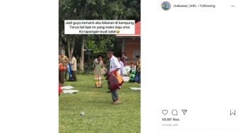 Viral Video Kakek Salat Id Pakai Seragam SMA, Ceritanya Bikin Haru