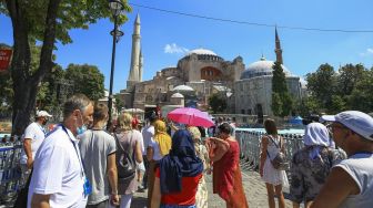 Pasca Idul Adha, Wisatawan Padati Hagia Sophia