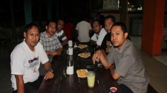 Nongkrong dan Ngopi Bareng Tak Pakai Masker, Ibnu Masud Tertular Covid-19