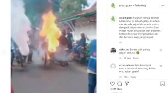 Berukuran Tak Wajar, Knalpot Motor Ini Keluarkan Api dan Bersuara Bising