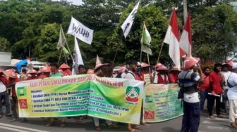 Ngadu ke Jokowi, 173 Petani Deli Serdang Tiba di Serang, Longmarch 41 Hari