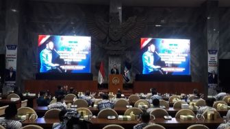 Jeda Pidato di Depan Fraksi Demokrat di DPR, AHY Minta Coffee Mix