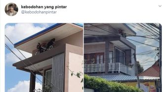 Anti-maling, Sepeda Motor Diparkir di Atap Rumah Buat Warganet Bingung