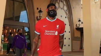 Saat LeBron James Kenakan Jersey Baru Liverpool, Keren Banget Ya!