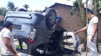 Mobil BNN Dirusak Massa Saat Gerebek Narkoba, Kadus dan Warga Diamankan