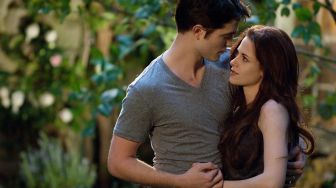 Sinopsis Film The Twilight Saga Breaking Dawn Part 2, Tayang Malam Ini