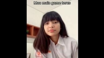 Masih Berseragam SMA, Warganet Sebut Cewek Ini Mirip Lisa BLACKPINK