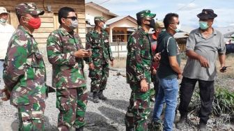 Gunung Sinabung Kembali Erupsi, TNI-Polri Lakukan Patroli