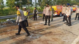 Kecelakaan, Mobil Hanafi Rais Terpental, Tabrak Mobil Berat di Tol Cipali