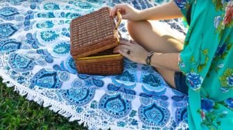 Permohonan Izin Piknik ke Suami Sahabat yang Posesif Ini Kelewat Kreatif