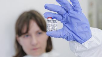 Keren, Rusia Siap Uji Coba Vaksin COVID-19 Semprotan Hidung