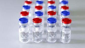 Beda dengan Sinovac, Rusia Uji Klinis Vaksin Covid-19 untuk Lansia