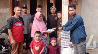 Petani Korban Kebakaran di Lengkong Sukabumi Dapat Sumbangan Perabotan