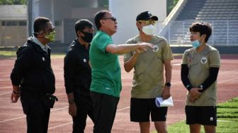 5 Hits Bola: Ketum PSSI Sebut Shin Tae-yong Sosok Keras Kepala, Tapi...