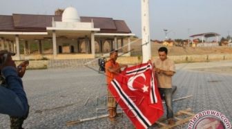 TNI-Polri Bantah Ada Pengibaran Bendera Bintang Bulan GAM di Aceh