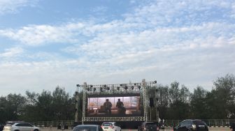 Semarang Punya Bioskop Drive In, Nonton Film di Lapangan dari Dalam Mobil