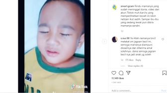 Viral, Video Seorang Anak Laki-laki Menangis Merindukan Ibunya yang Tiada