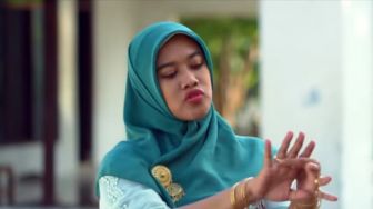 Wagub Lampung Jadi Sorotan Karena Mirip Bu Tejo, Koleksi Mobilnya Cuma Ini