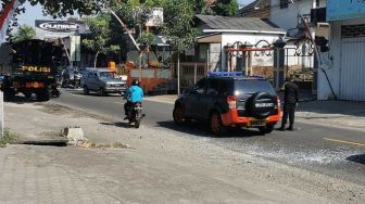 Bikin Truk Brimob Tabrakan, Emak-emak yang Dadakan Belok Kanan Tetap Santuy