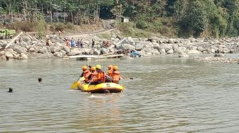 Mertua-Menantu Hanyut Terseret Arus Sungai di Pesisir Selatan