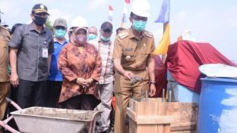 Penerangan Jalan Umum Palembang Gunakan Tenaga Surya