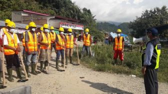 Tingkatkan Daya Beli Masyarakat, PUPR Laksanakan Program Padat Karya Tunai