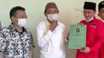 Laksanakan Wasiat Mbah Moen, Ketua DPC PDIP Rembang Daftar Cawabup via PPP