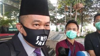 Hadiri Sidang Etik Ketua KPK Firli Bahuri, MAKI Pakai Masker Free JRX