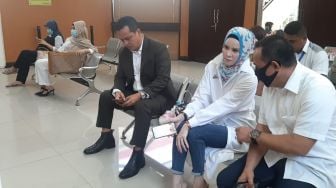 Sidang Vicky Prasetyo Kembali Digelar, Kesaksian Bu RT Bikin Kaget