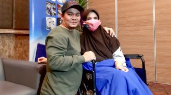 Seminggu Dirawat, Istri Indra Bekti Boleh Pulang dari RS