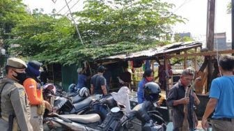 Bongkar 6 Bangunan Liar di Jatinegara, Pemkot Akan Bangun Tugu Covid-19