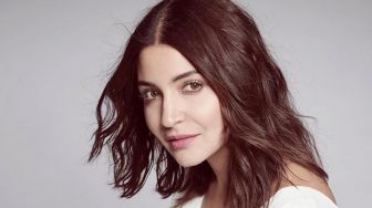 Anushka Sharma Umumkan Hamil 4 Bulan