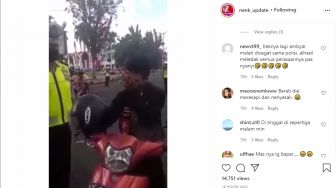 Ditegur Tak Pakai Masker, Pengendara Sepeda Motor Ini Menangis Saat Dihukum