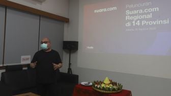 Direktur Utama PT Arkadia Digital Media Wiliam Martaputra memberikan sambutan saat Peluncuran Suara.com Regional di 14 Provinsi di Kantor Redaksi Suara.com, Jakarta, Jumat (28/8/2020). [Suara.com/Angga Budhiyanto]