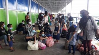 Malaysia Deportasi 89 Pekerja Migran Indonesia Lewat Entikong