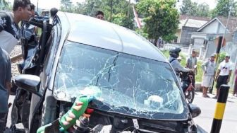 Tabrakan Mobil Vs Kereta Matarmaja di Kediri, 6 Orang Jadi Korban