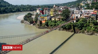 Bikin Video Telanjang di Jembatan Suci, Wanita Prancis Ditangkap