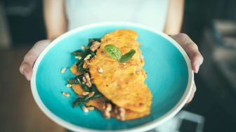 Resep Sarapan Simpel, Yuk Buat Omelet Ayam Cincang