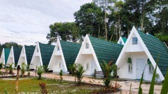 Instagenic! Glamping Berbentuk Segitiga di Yogyakarta Ini Diserbu Milenial