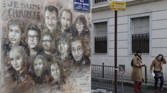 Tersangka Positif Covid-19, Sidang Kasus Charlie Hebdo Ditangguhkan