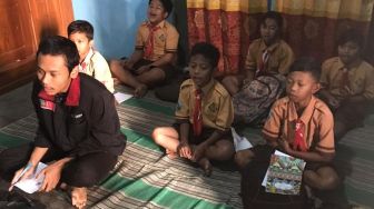 Sekolah Daring: PMM 5 UMM Ajarkan Pembelajaran Anak SD dengan Metode Cepat