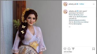 Ashanty Mirip Ratu, 5 Gaya Artis Pakai Kebaya saat Rayakan Galungan