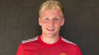 Resmi, Manchester United Boyong Donny van de Beek