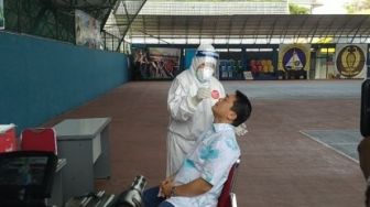 Anggota Dewan Positif Covid-19, DPRD Riau Gelar Test Swab, Diikuti 65 Orang